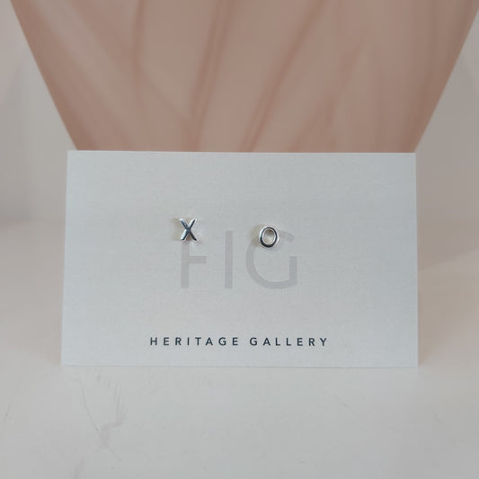 Kiss n' Hug stud Earrings - Sterling Silver