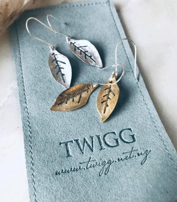 Walnut Leaf Earrings - Gold